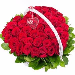 31 красная роза в форме сердца в корзине R945